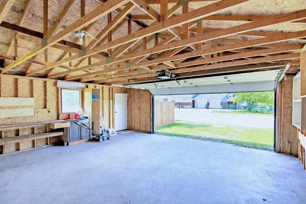 5120 53 Avenue Ponoka AB T4J 1H1