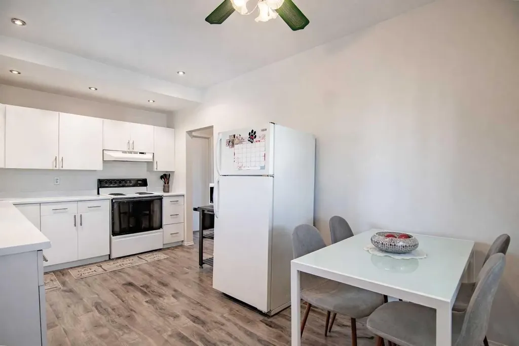 5120 53 Avenue Ponoka AB T4J 1H1