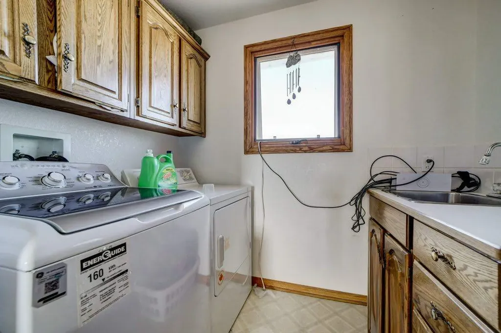 6115 Rge Road 30-2 Rural Pincher Creek No. 9 M.d. Of AB T0K 1W0