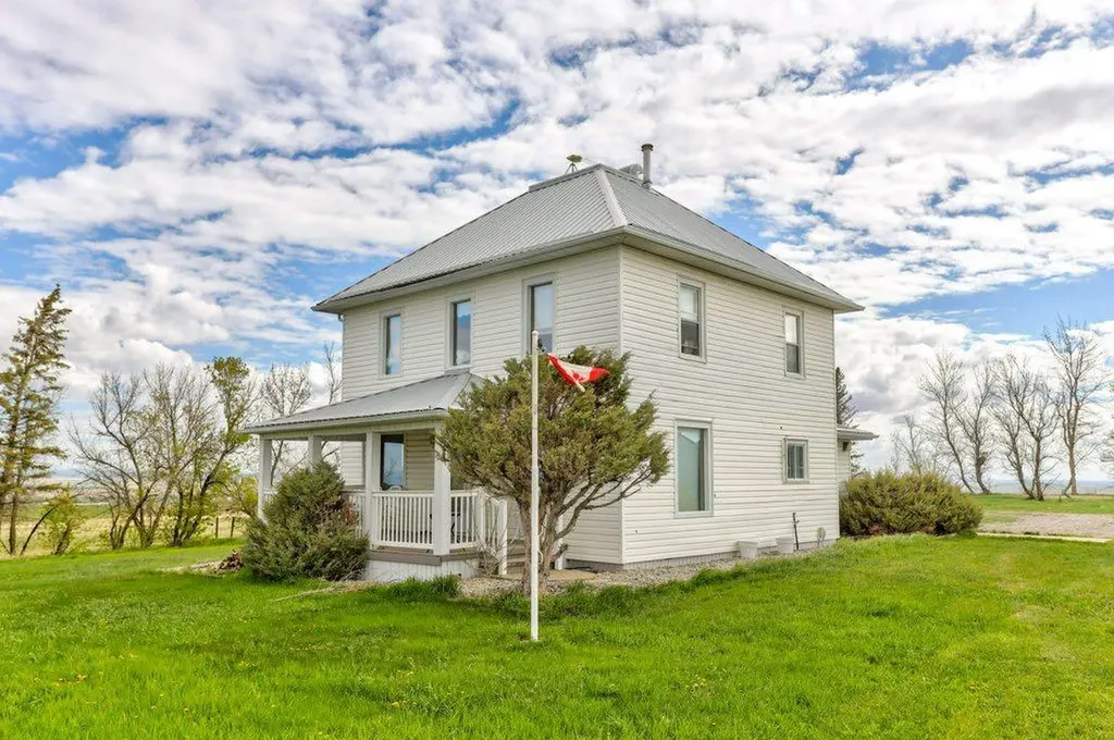 6115 Rge Road 30-2 Rural Pincher Creek No. 9 M.d. Of AB T0K 1W0