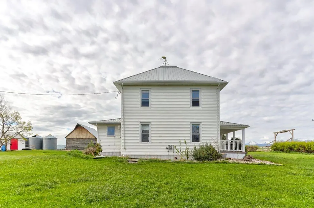 6115 Rge Road 30-2 Rural Pincher Creek No. 9 M.d. Of AB T0K 1W0