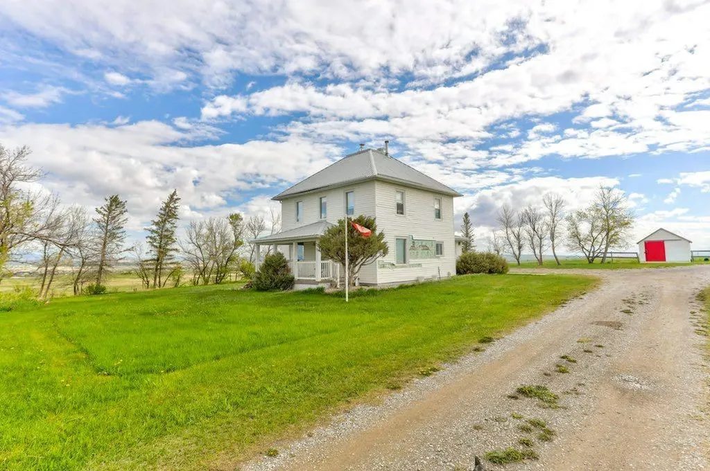 6115 Rge Road 30-2 Rural Pincher Creek No. 9 M.d. Of AB T0K 1W0