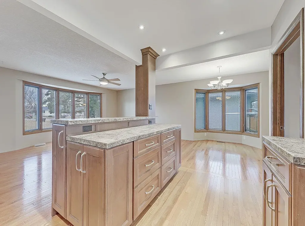 44 Granlea Place SW Calgary AB T3E4K2