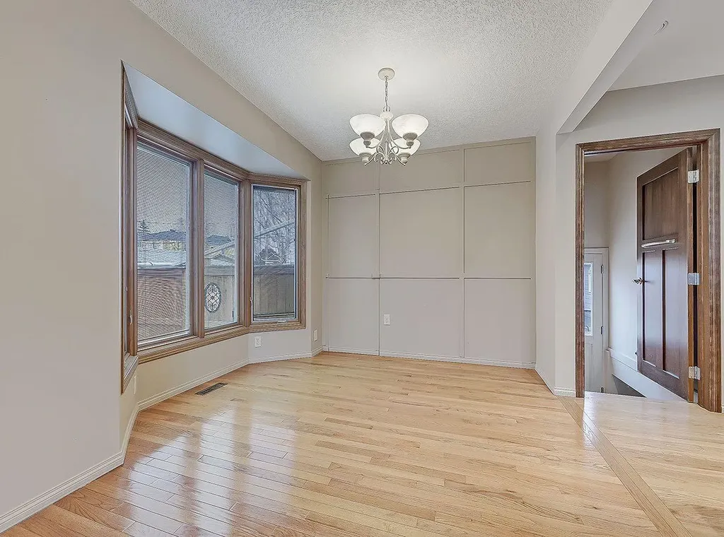44 Granlea Place SW Calgary AB T3E4K2
