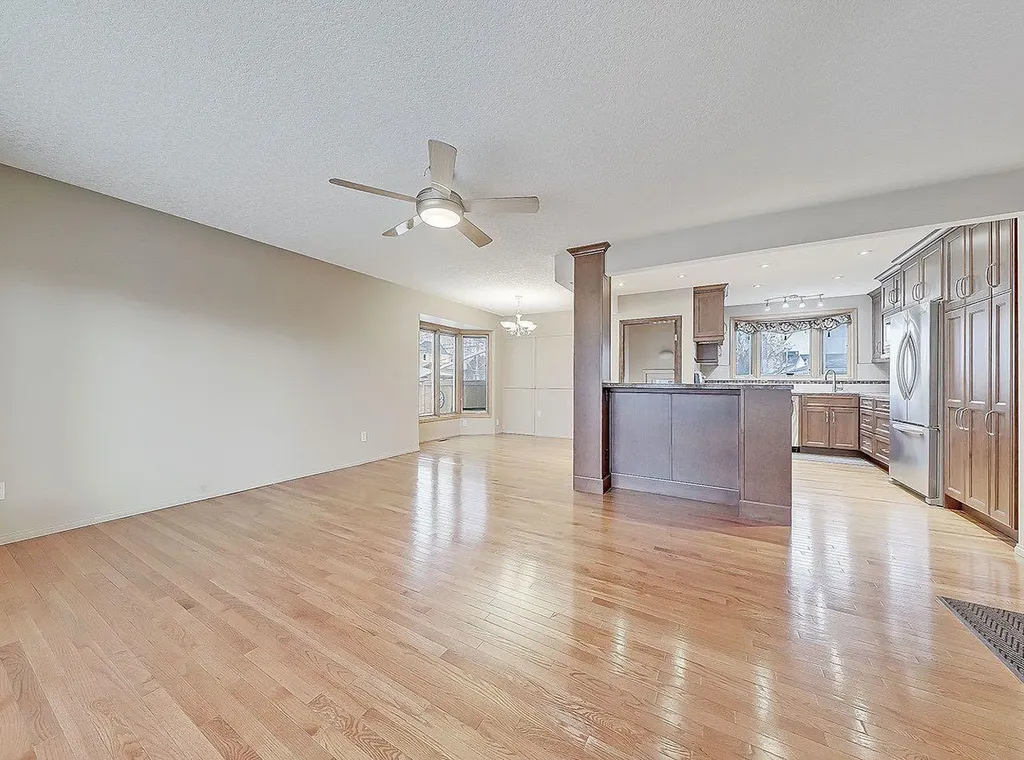 44 Granlea Place SW Calgary AB T3E4K2