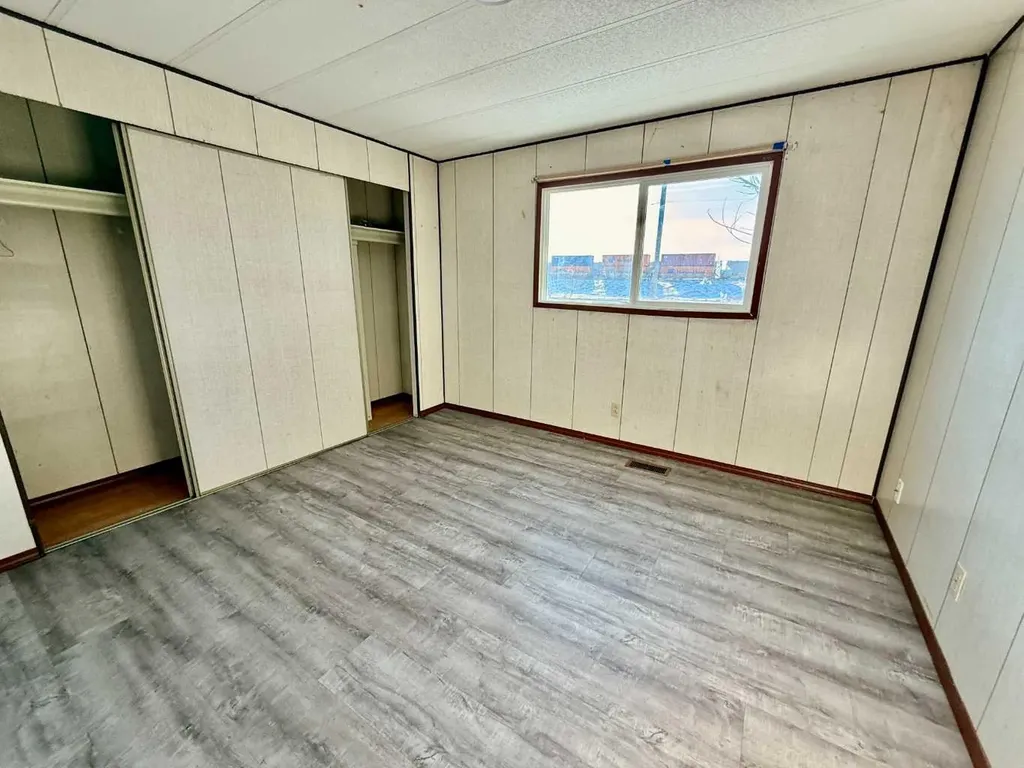 521 2 Avenue Wainwright AB T9W 1A3