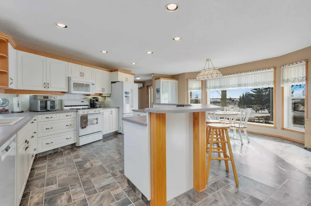 27556 Township Road 372 Rural Red Deer County AB T4G 0M5