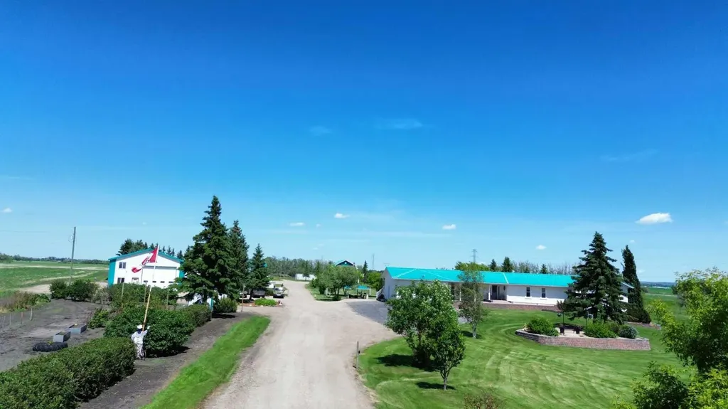 27556 Township Road 372 Rural Red Deer County AB T4G 0M5