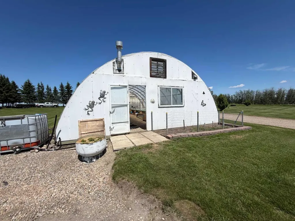 27556 Township Road 372 Rural Red Deer County AB T4G 0M5