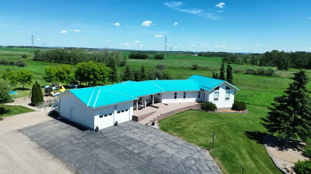 27556 Township Road 372 Rural Red Deer County AB T4G 0M5