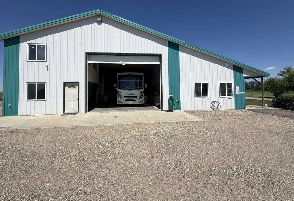 27556 Township Road 372 Rural Red Deer County AB T4G 0M5