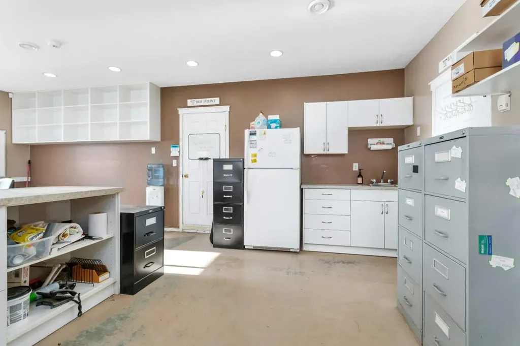 27556 Township Road 372 Rural Red Deer County AB T4G 0M5