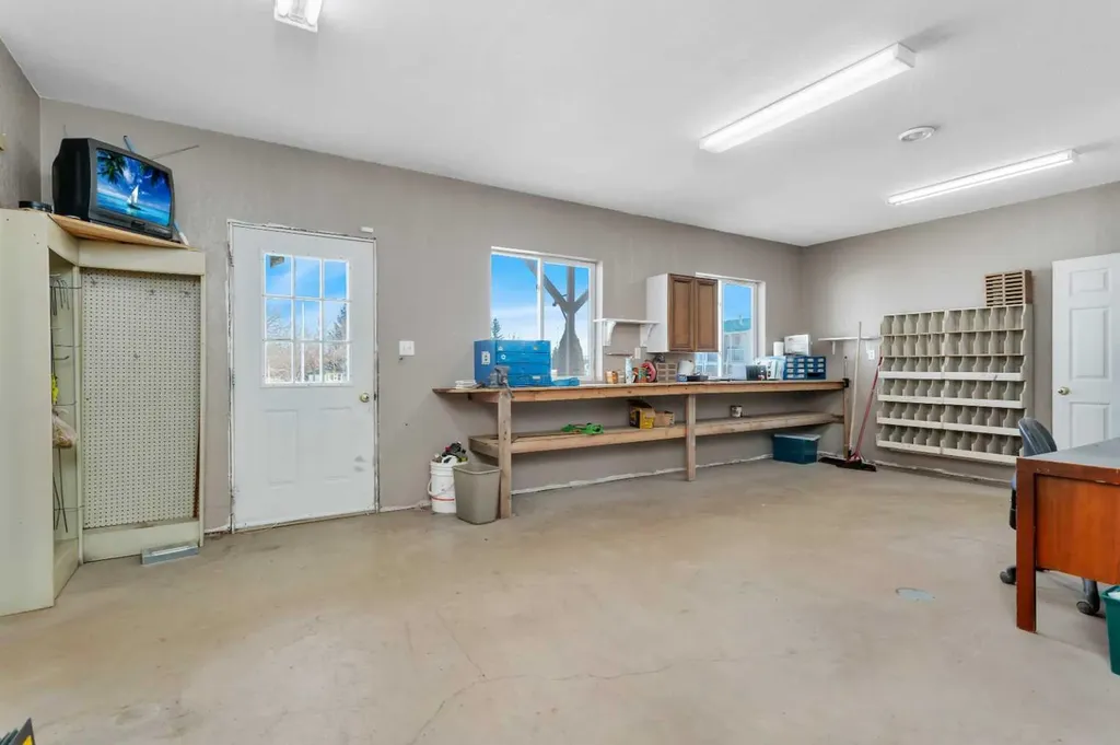 27556 Township Road 372 Rural Red Deer County AB T4G 0M5
