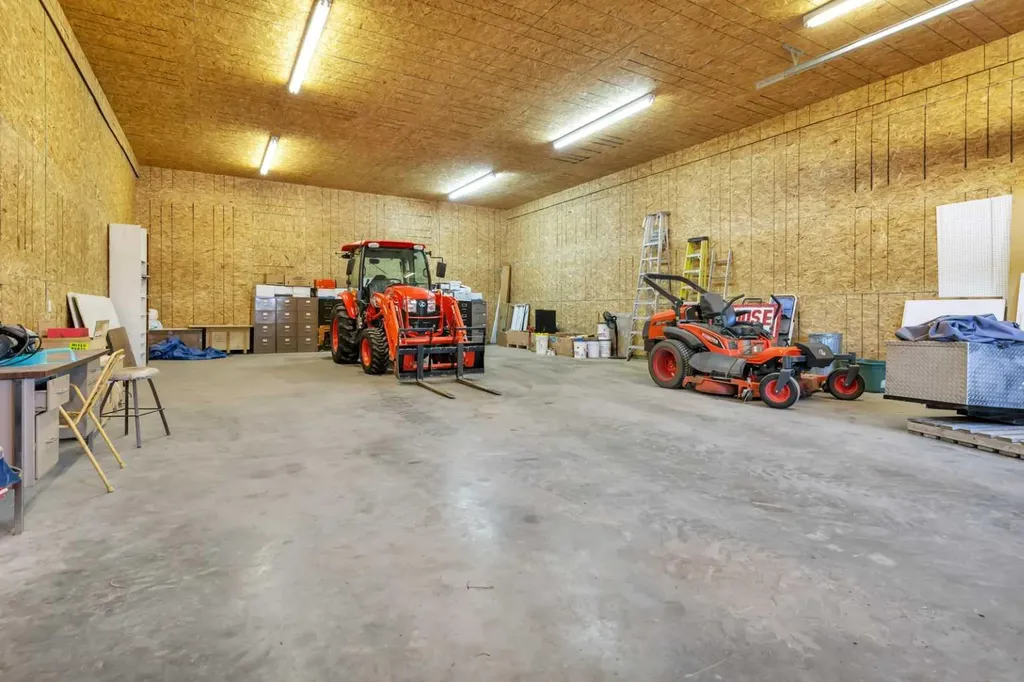 27556 Township Road 372 Rural Red Deer County AB T4G 0M5