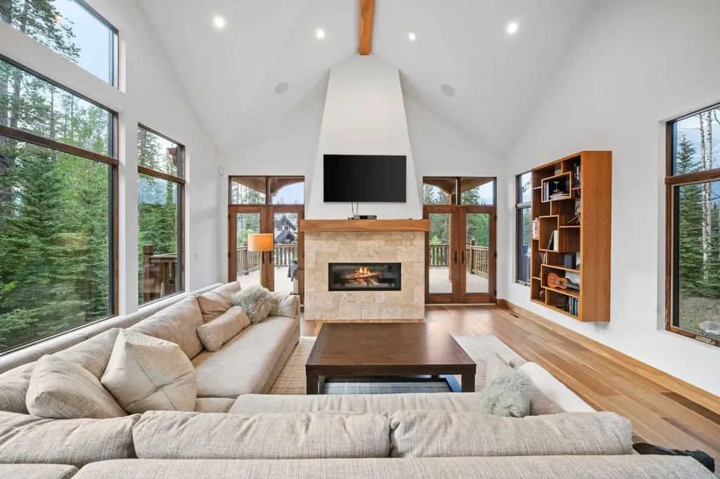 118 Cairns Landing Canmore AB T1W 3J9
