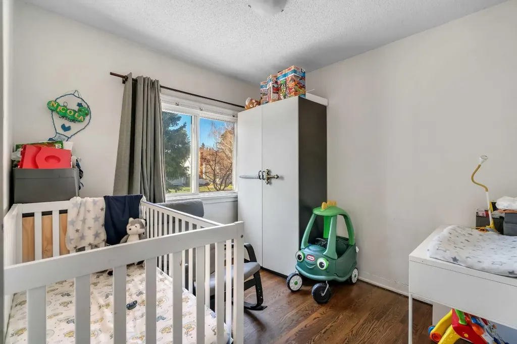 412 23 Avenue NE Calgary AB T2E 1V9
