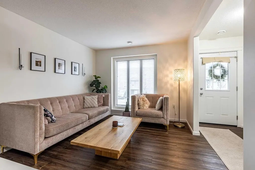 75 Somerset Lane SE Medicine Hat AB T1B 0E7