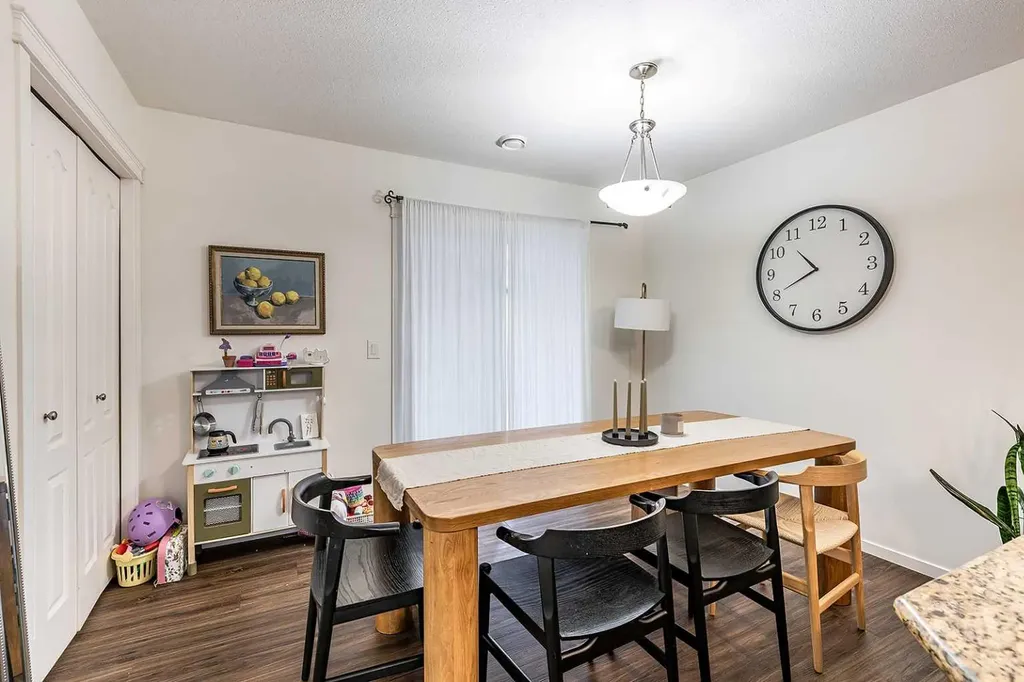 75 Somerset Lane SE Medicine Hat AB T1B 0E7