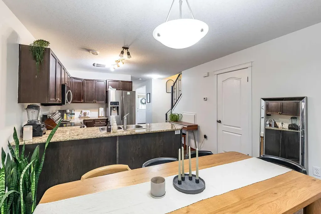 75 Somerset Lane SE Medicine Hat AB T1B 0E7