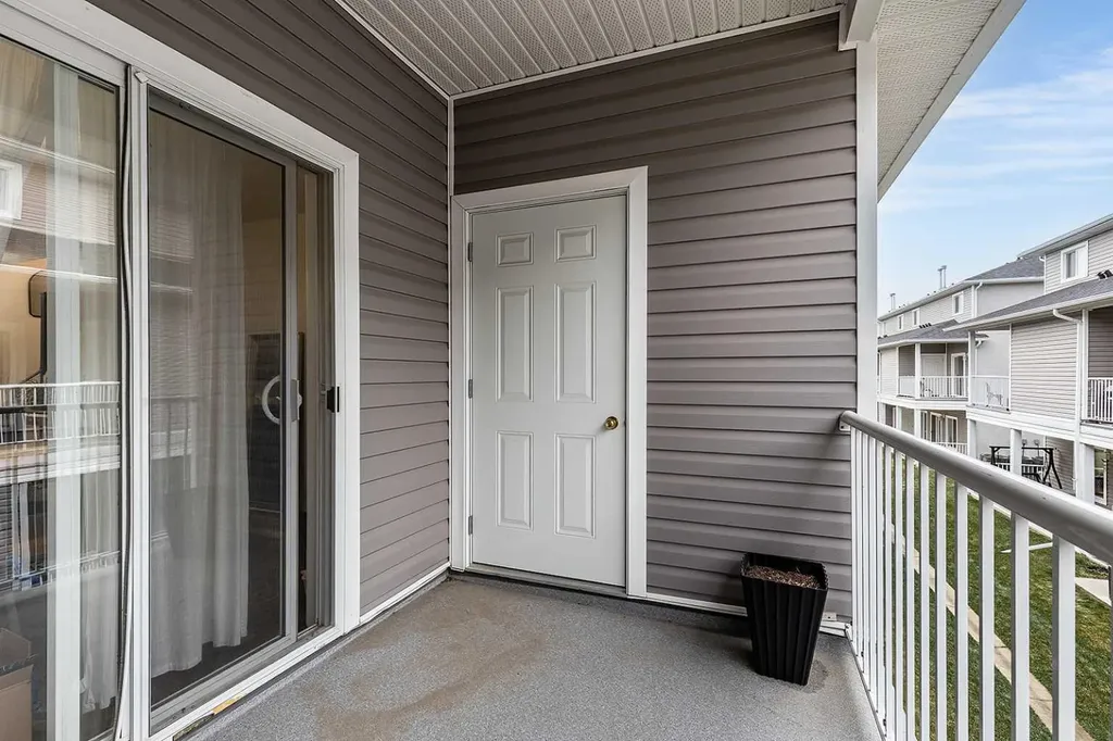 75 Somerset Lane SE Medicine Hat AB T1B 0E7
