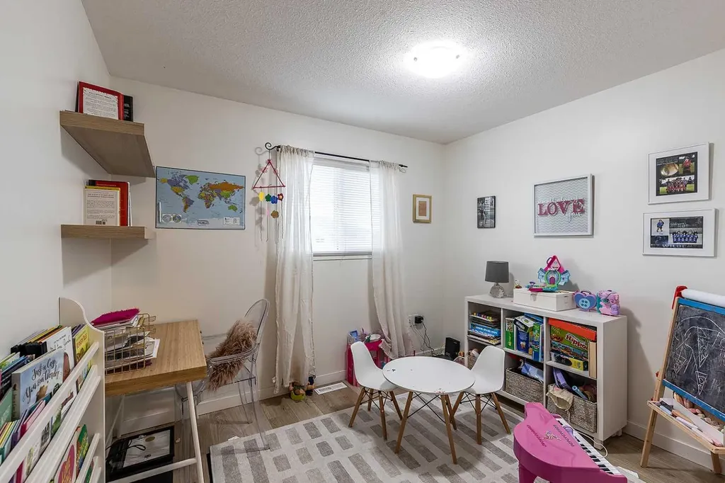 75 Somerset Lane SE Medicine Hat AB T1B 0E7