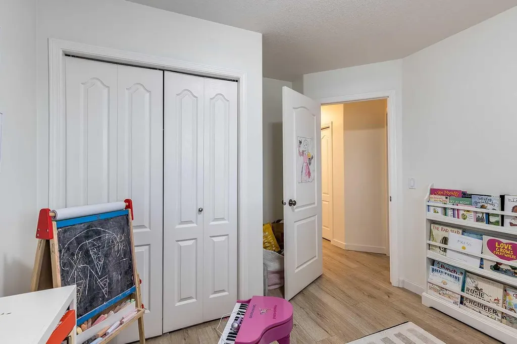 75 Somerset Lane SE Medicine Hat AB T1B 0E7