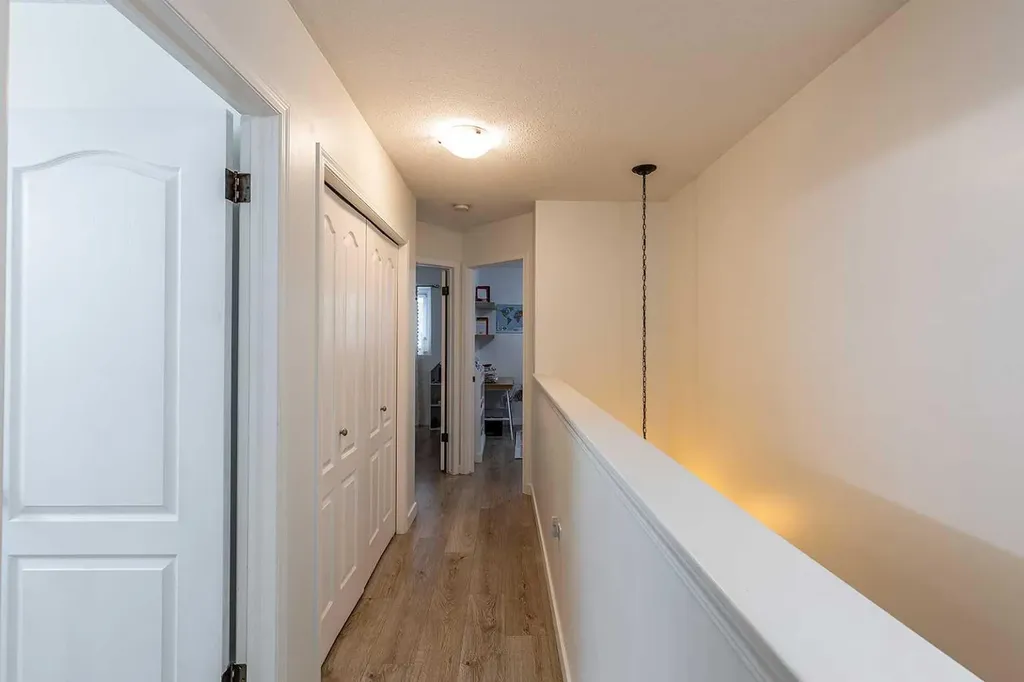 75 Somerset Lane SE Medicine Hat AB T1B 0E7