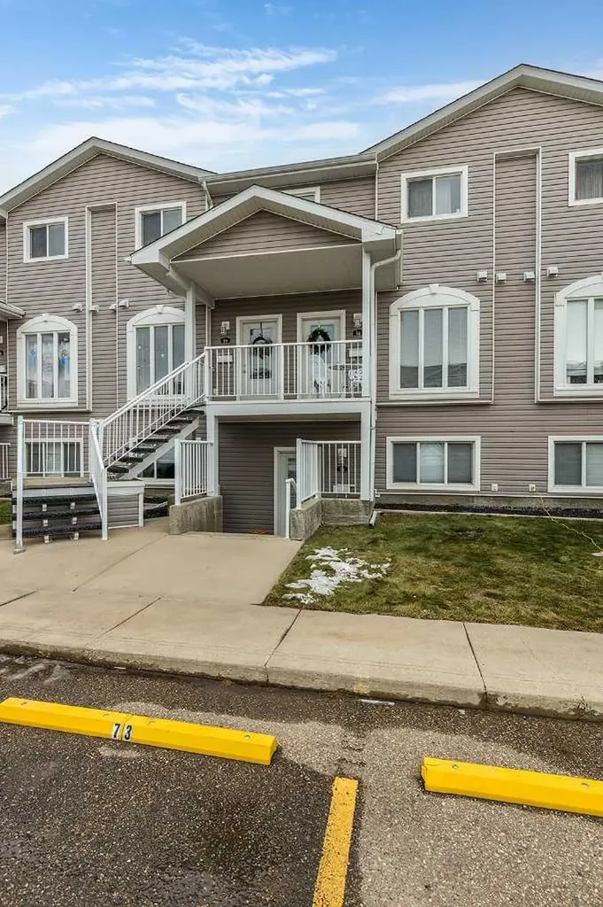 75 Somerset Lane SE Medicine Hat AB T1B 0E7