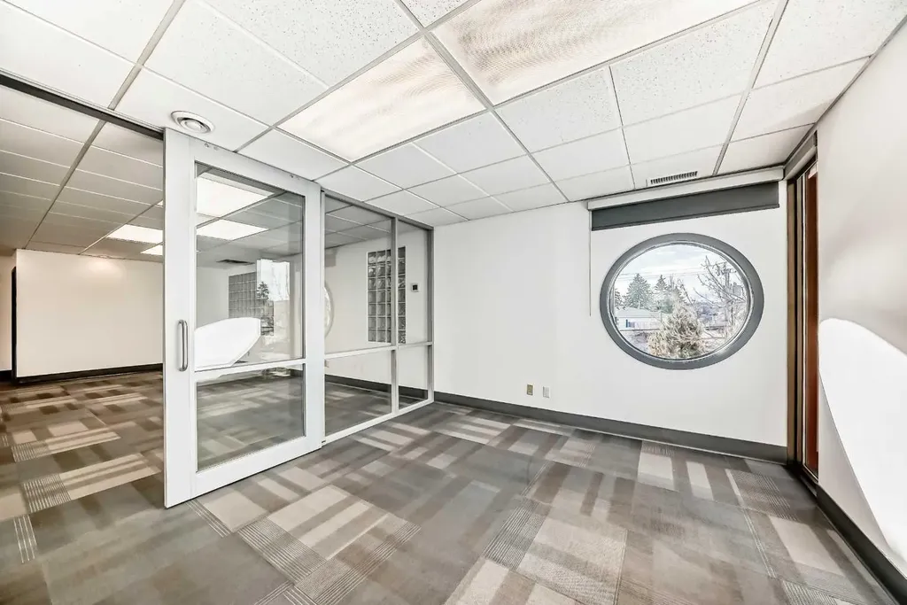 2139 4 Avenue NW Calgary AB T2N0N6