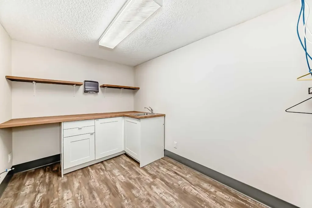 2139 4 Avenue NW Calgary AB T2N0N6