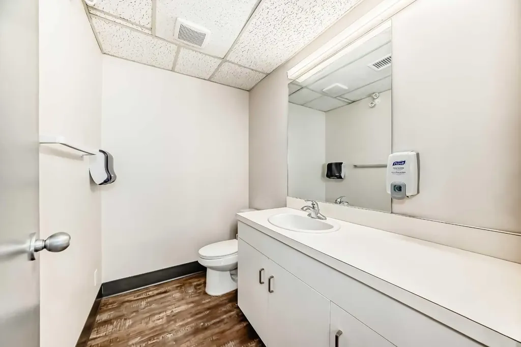 2139 4 Avenue NW Calgary AB T2N0N6