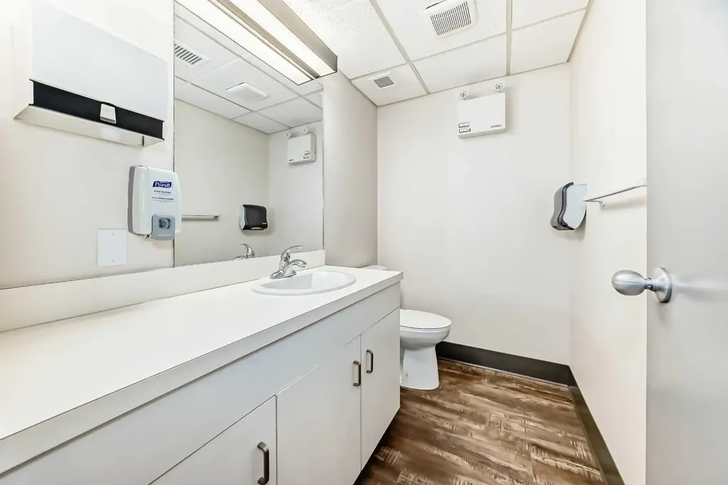 2139 4 Avenue NW Calgary AB T2N0N6