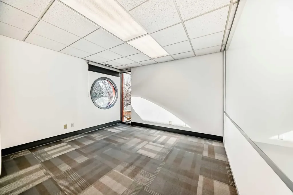 2139 4 Avenue NW Calgary AB T2N0N6