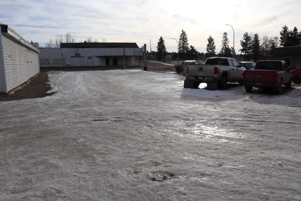 5302 50 Street Ponoka AB T4J 1H4