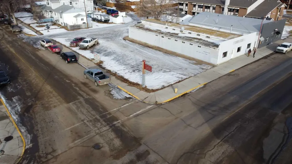 5302 50 Street Ponoka AB T4J 1H4