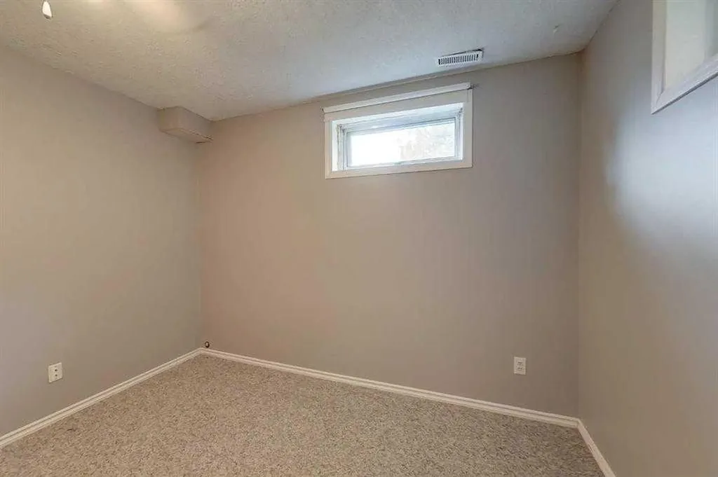 909 5 Avenue SE Slave Lake AB T0G 2A3