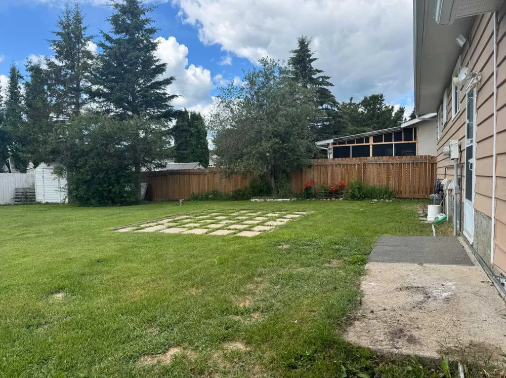 909 5 Avenue SE Slave Lake AB T0G 2A3