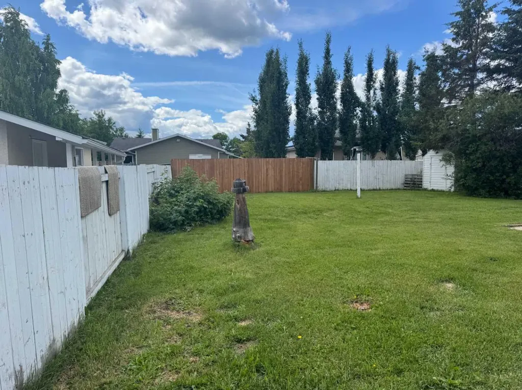909 5 Avenue SE Slave Lake AB T0G 2A3