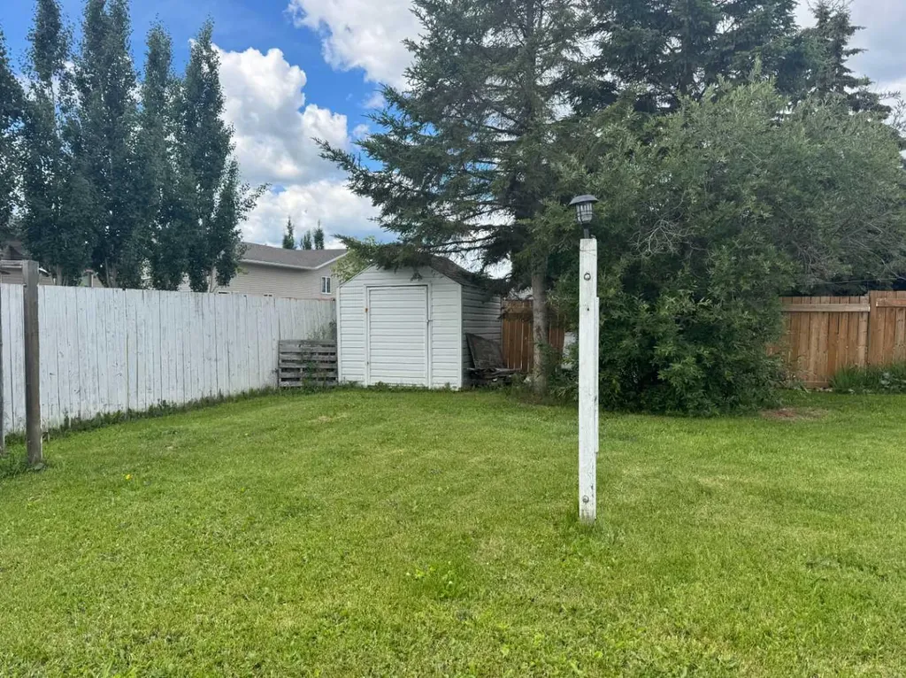 909 5 Avenue SE Slave Lake AB T0G 2A3