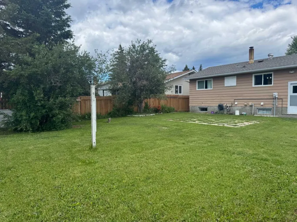 909 5 Avenue SE Slave Lake AB T0G 2A3