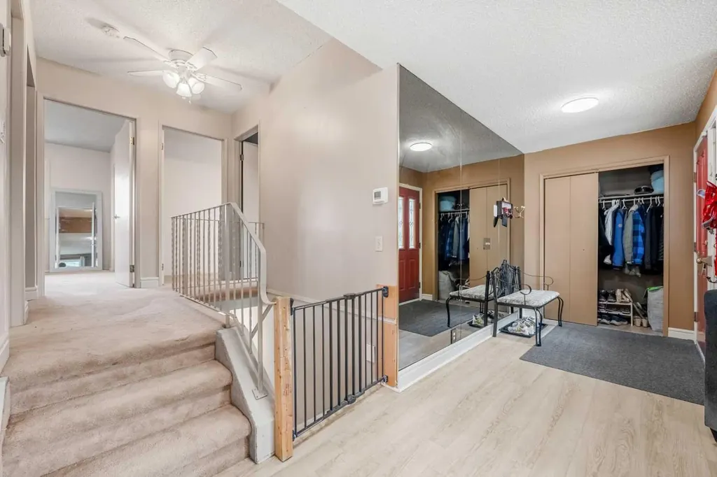 20 Bedwood Hill NE Calgary AB T3K 1L9