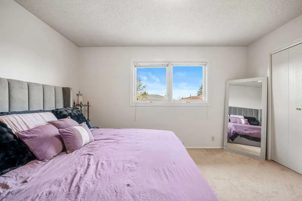 20 Bedwood Hill NE Calgary AB T3K 1L9