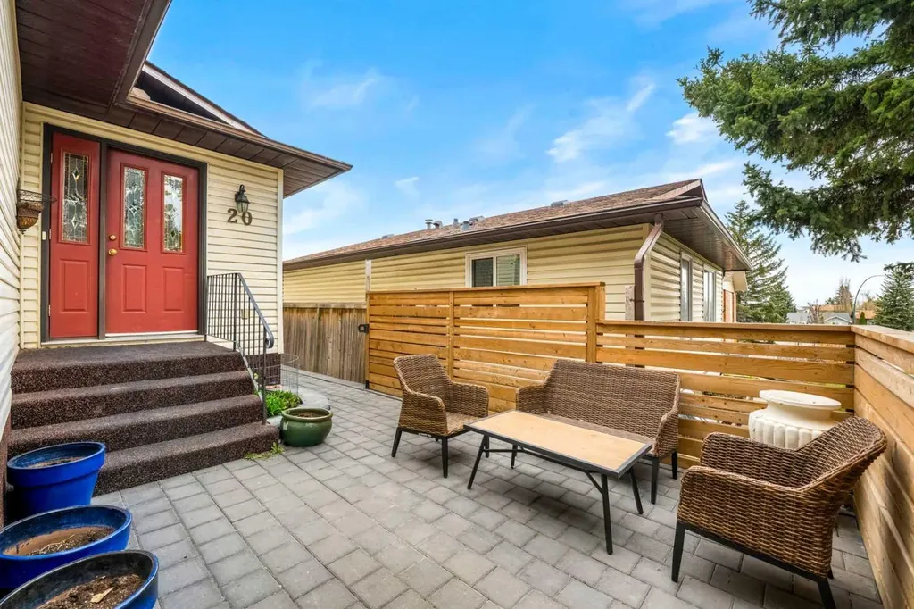 20 Bedwood Hill NE Calgary AB T3K 1L9