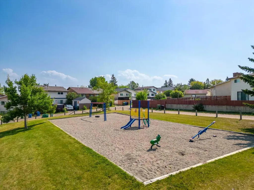 20 Bedwood Hill NE Calgary AB T3K 1L9