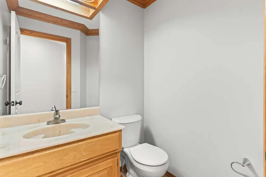 15 Patterson Drive SW Calgary AB T3H 2B8