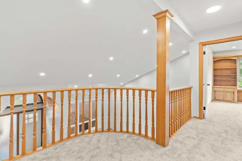 15 Patterson Drive SW Calgary AB T3H 2B8
