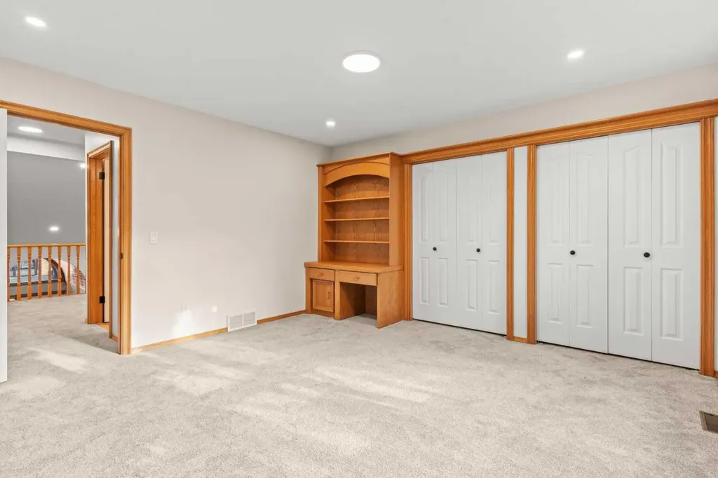15 Patterson Drive SW Calgary AB T3H 2B8