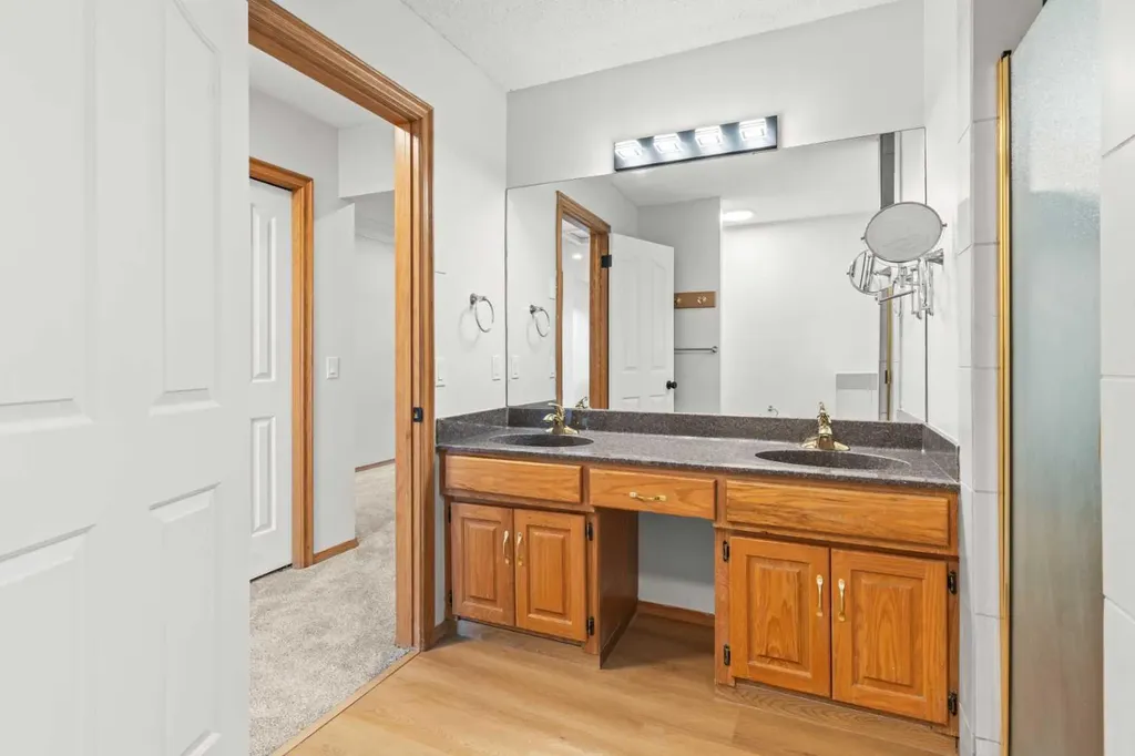 15 Patterson Drive SW Calgary AB T3H 2B8