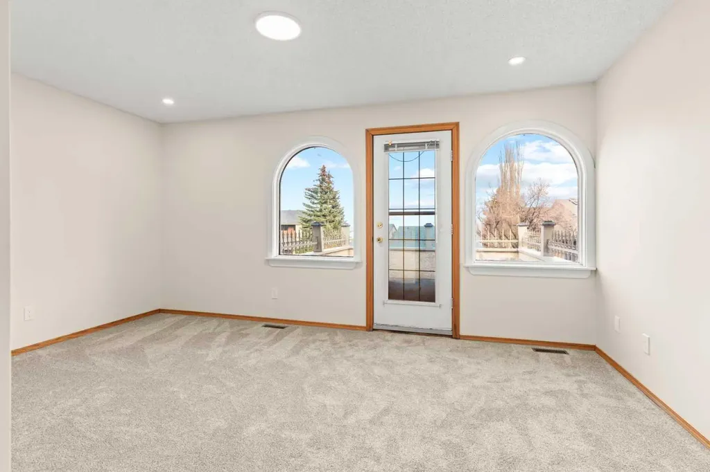 15 Patterson Drive SW Calgary AB T3H 2B8