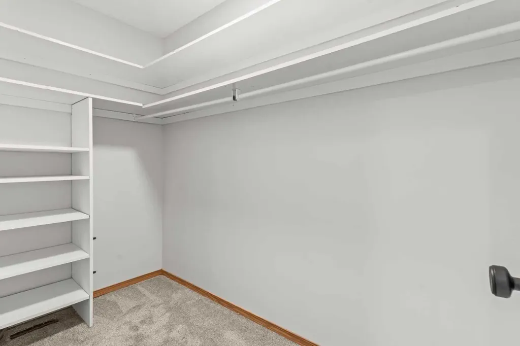15 Patterson Drive SW Calgary AB T3H 2B8